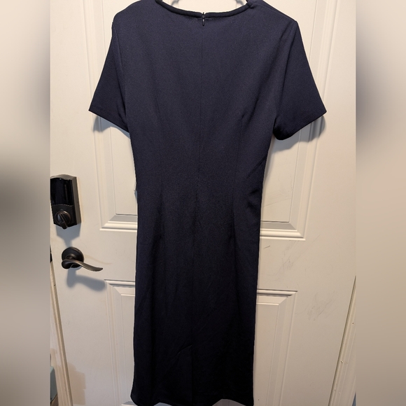 Nwt Maggy London Navy Blue Ruched Crewneck Short Sleeve Midi Dress Size 8 - Picture 2 of 4